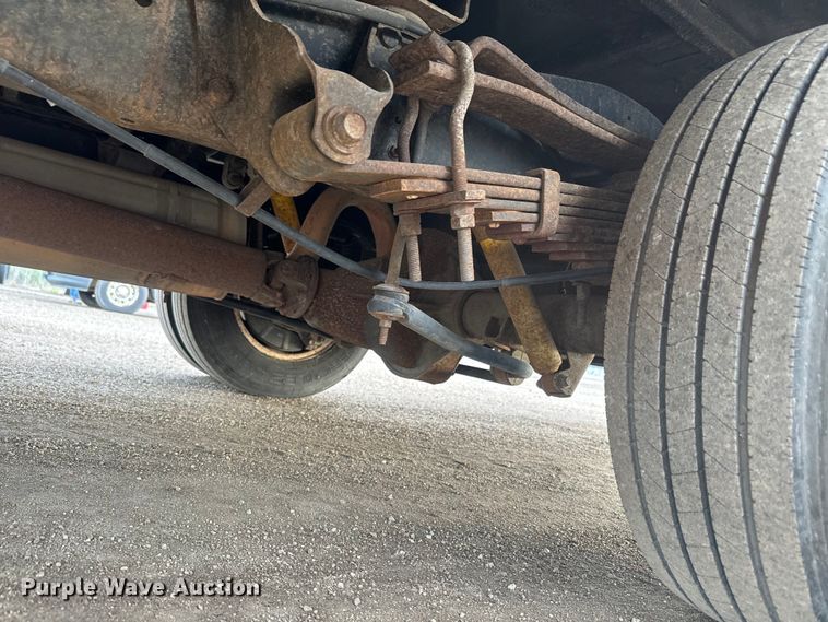 image for item EJ2679 2010 Ford E450 shuttle bus