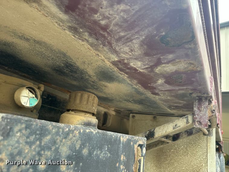 image for item EJ2692 2005 International 7400 dump truck