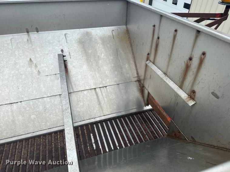 image for item EJ2692 2005 International 7400 dump truck