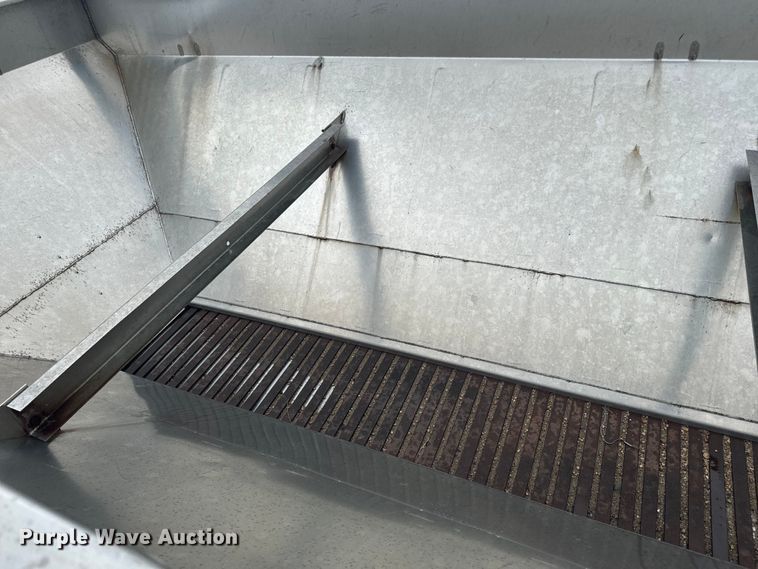 image for item EJ2692 2005 International 7400 dump truck