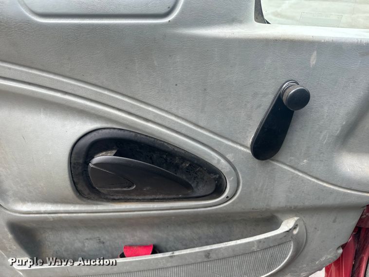 image for item EJ2692 2005 International 7400 dump truck