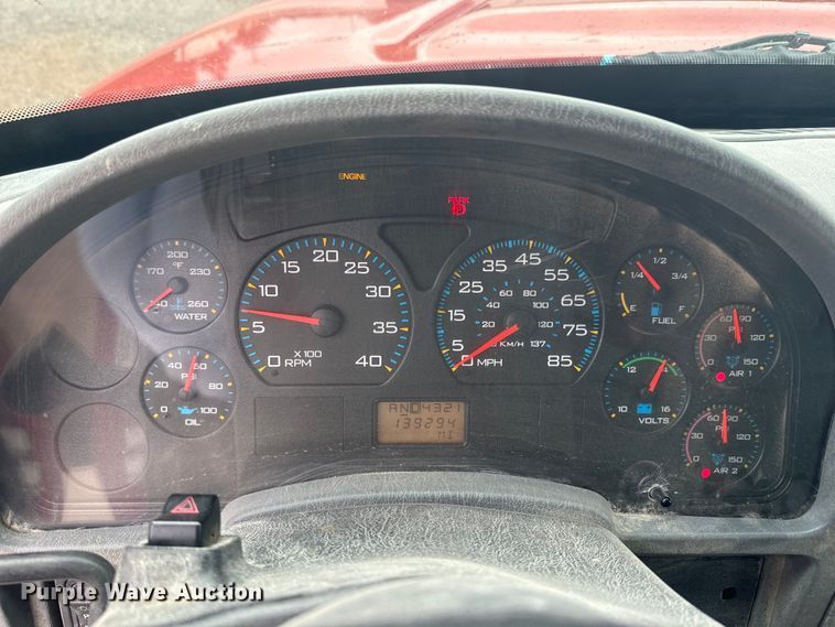 image for item EJ2692 2005 International 7400 dump truck