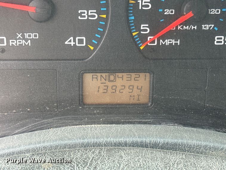 image for item EJ2692 2005 International 7400 dump truck