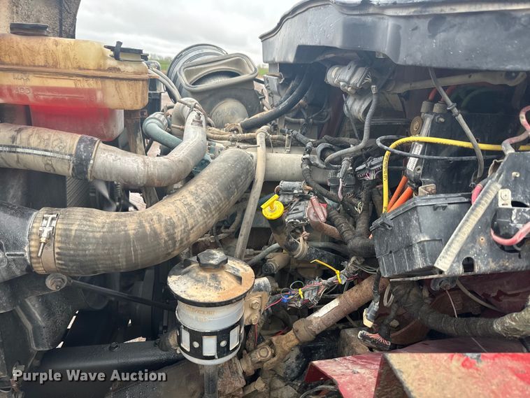 image for item EJ2692 2005 International 7400 dump truck