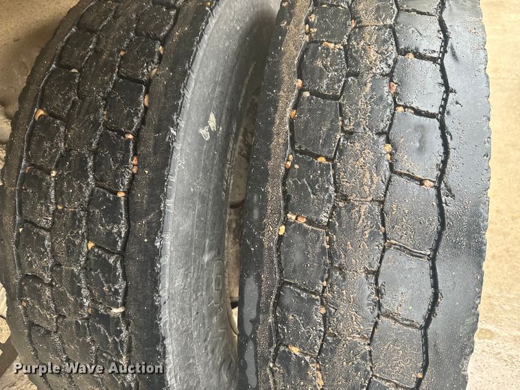 image for item EJ2692 2005 International 7400 dump truck