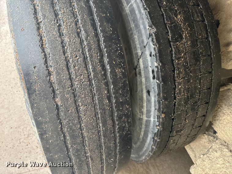 image for item EJ2692 2005 International 7400 dump truck