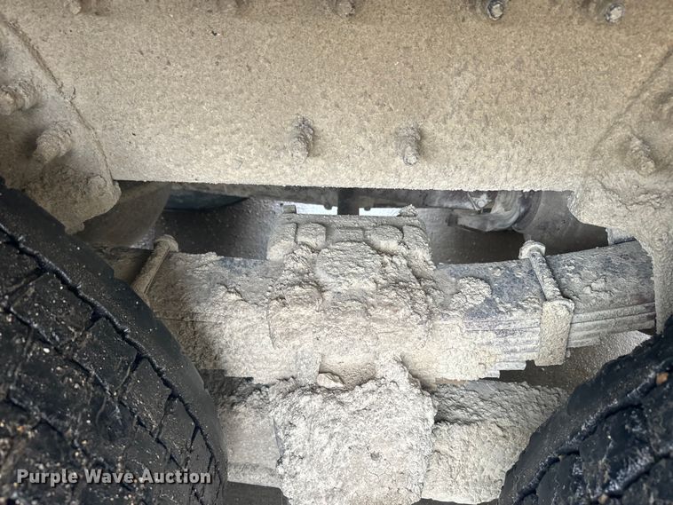 image for item EJ2692 2005 International 7400 dump truck