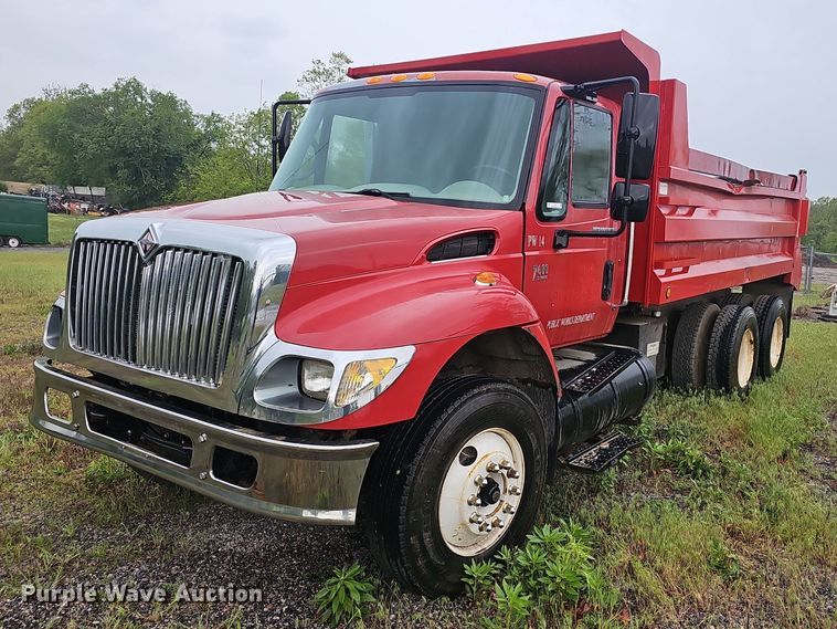 image for item EJ5340 2005 International 7400 dump truck