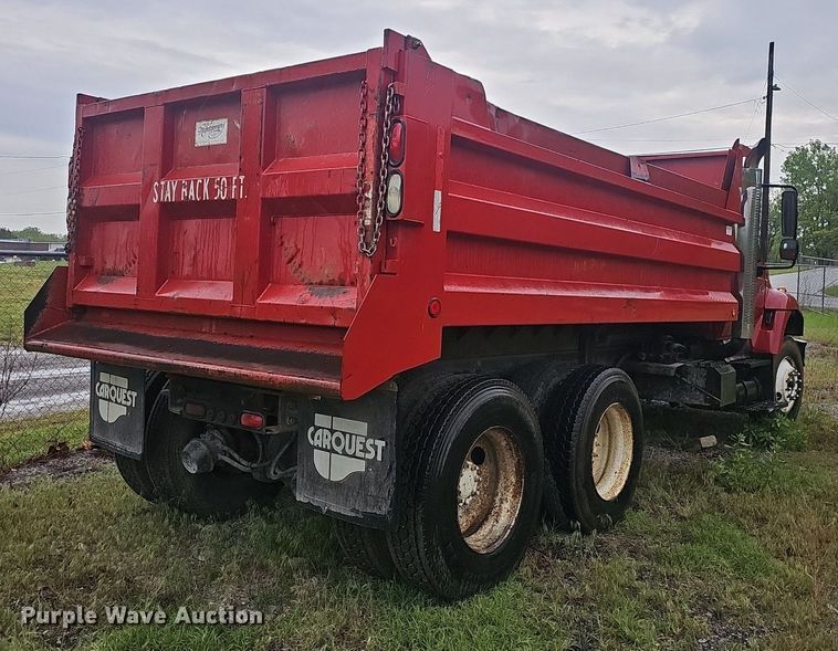 image for item EJ5340 2005 International 7400 dump truck