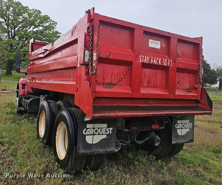 image for item EJ5340 2005 International 7400 dump truck