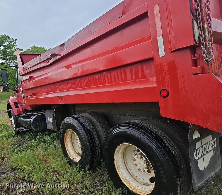image for item EJ5340 2005 International 7400 dump truck