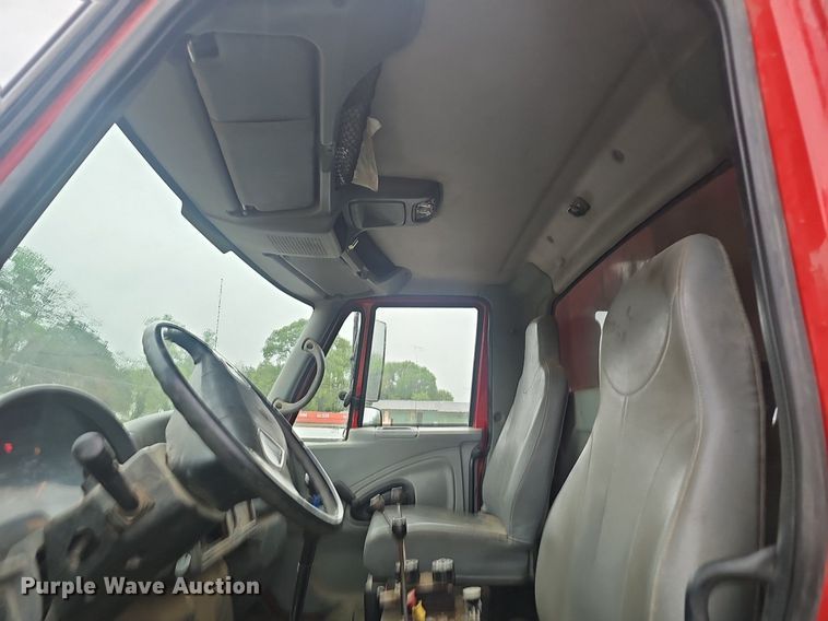 image for item EJ5340 2005 International 7400 dump truck