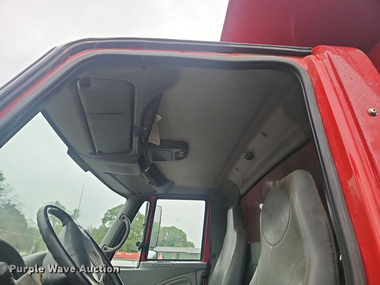 image for item EJ5340 2005 International 7400 dump truck