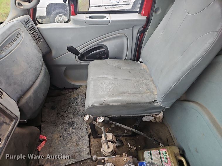 image for item EJ5340 2005 International 7400 dump truck