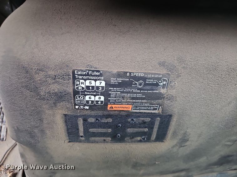 image for item EJ5340 2005 International 7400 dump truck