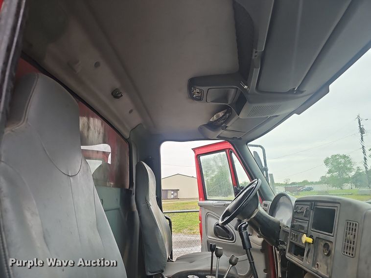 image for item EJ5340 2005 International 7400 dump truck