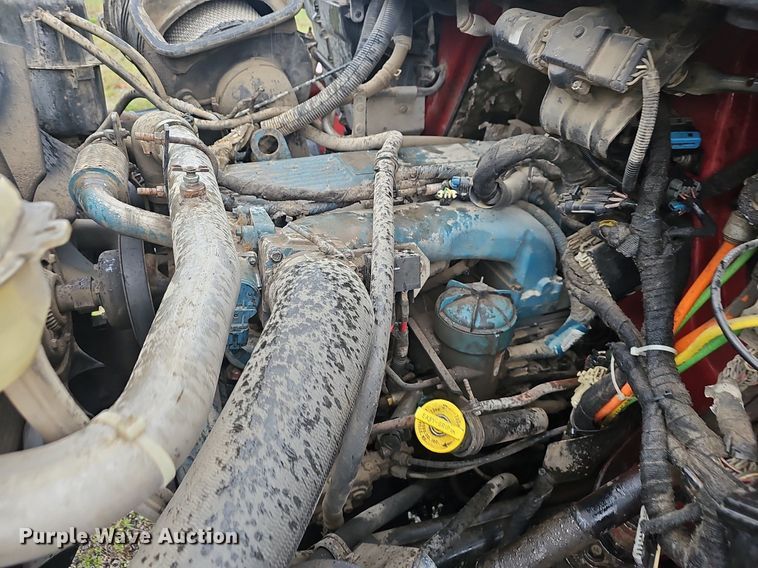 image for item EJ5340 2005 International 7400 dump truck