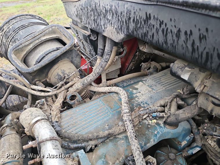 image for item EJ5340 2005 International 7400 dump truck