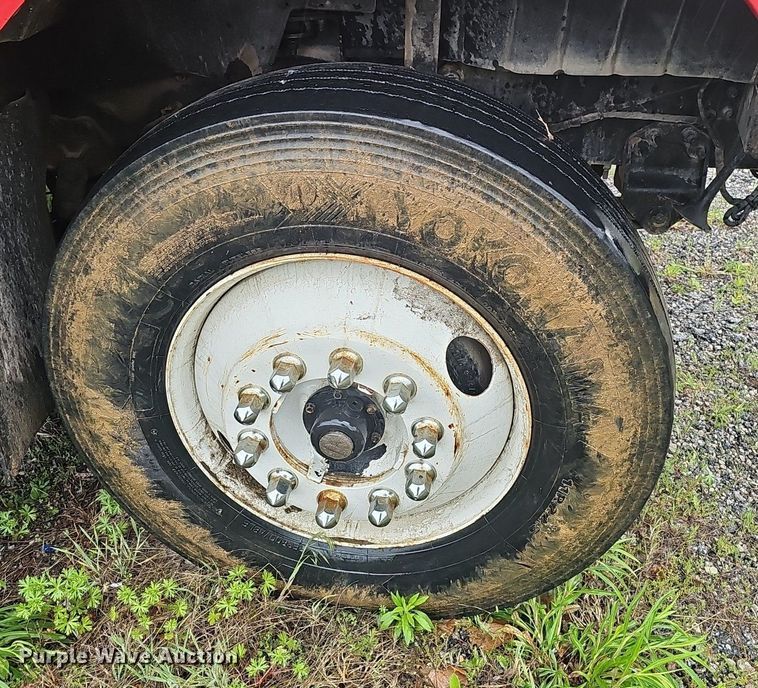 image for item EJ5340 2005 International 7400 dump truck