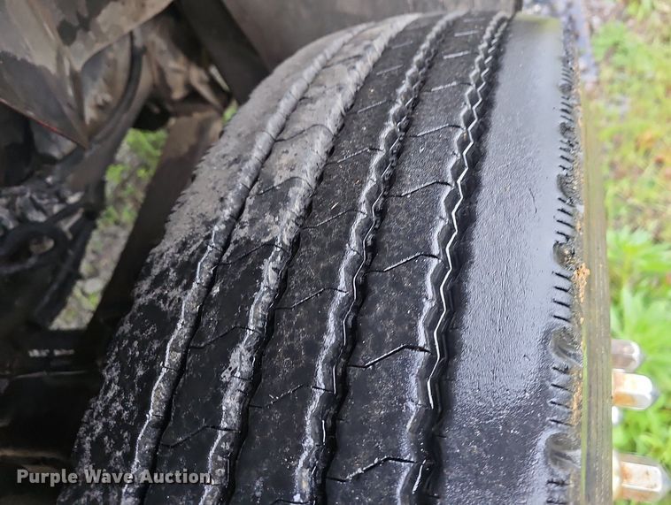 image for item EJ5340 2005 International 7400 dump truck