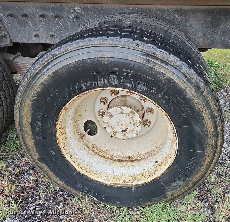 image for item EJ5340 2005 International 7400 dump truck