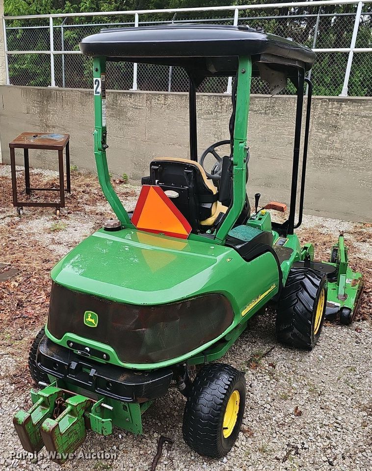 image for item EJ5346 2001 John Deere 1445 lawn mower