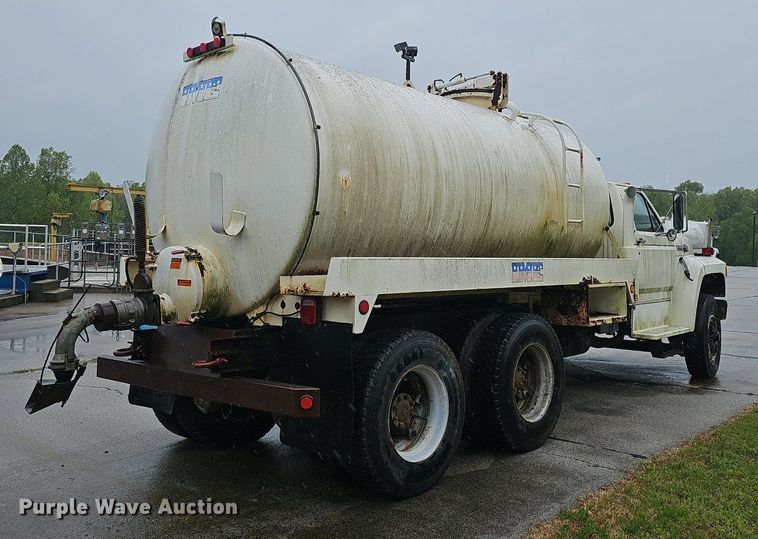 image for item EJ5347 1994 Ford F900 vacuum truck