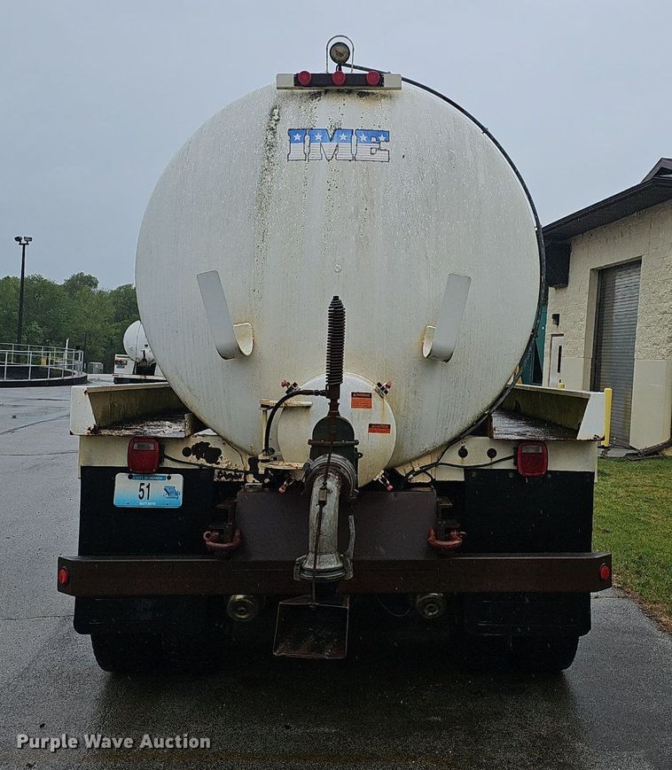 image for item EJ5347 1994 Ford F900 vacuum truck