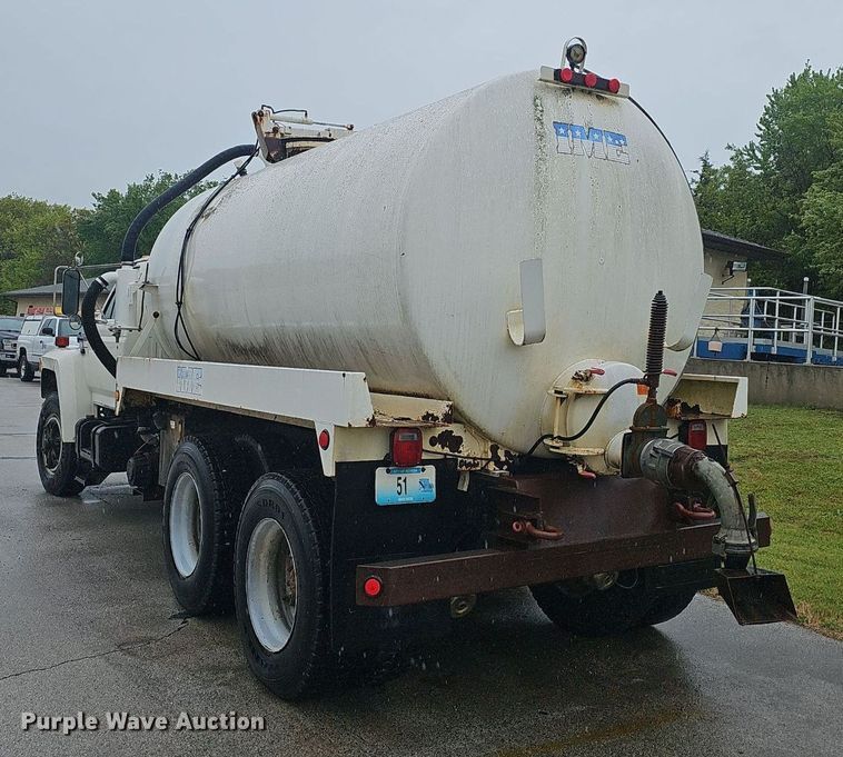 image for item EJ5347 1994 Ford F900 vacuum truck