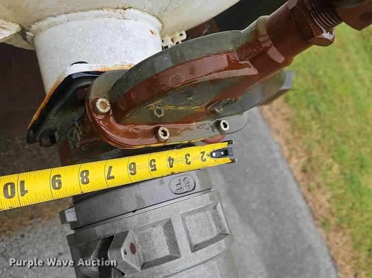 image for item EJ5347 1994 Ford F900 vacuum truck