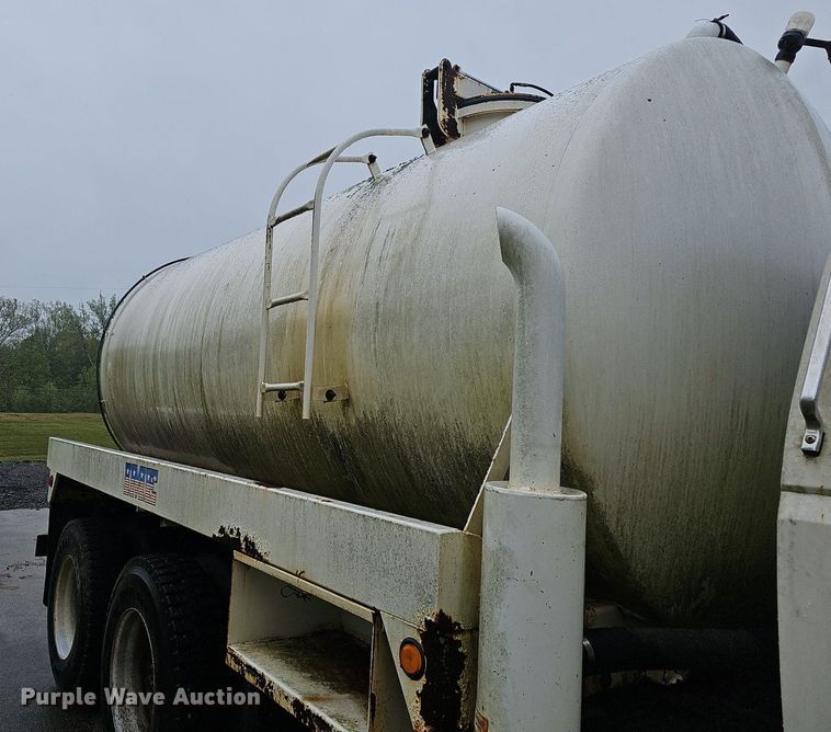 image for item EJ5347 1994 Ford F900 vacuum truck