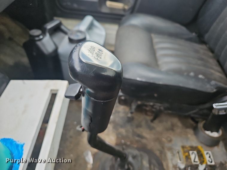 image for item EJ5347 1994 Ford F900 vacuum truck