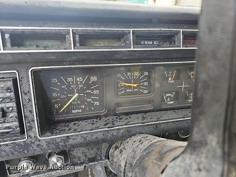 image for item EJ5347 1994 Ford F900 vacuum truck