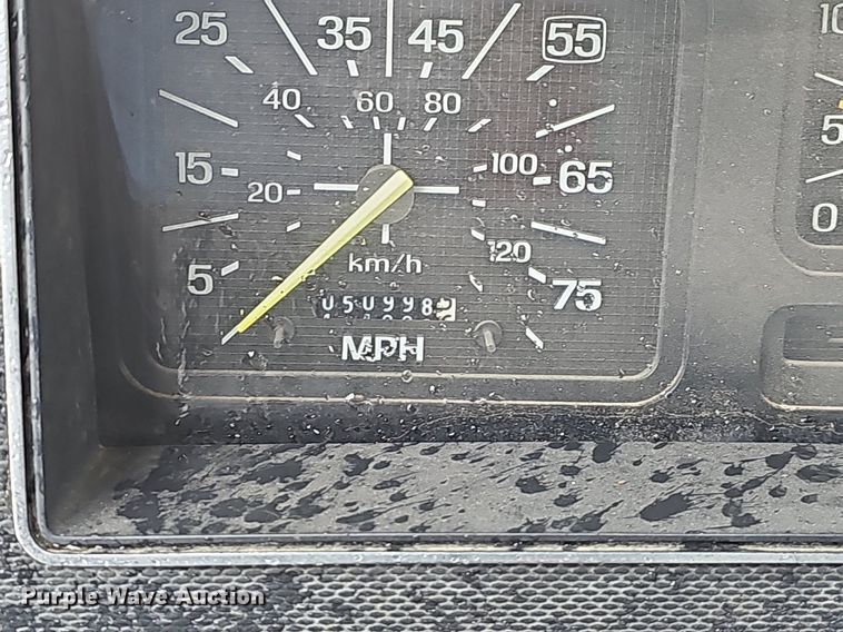 image for item EJ5347 1994 Ford F900 vacuum truck