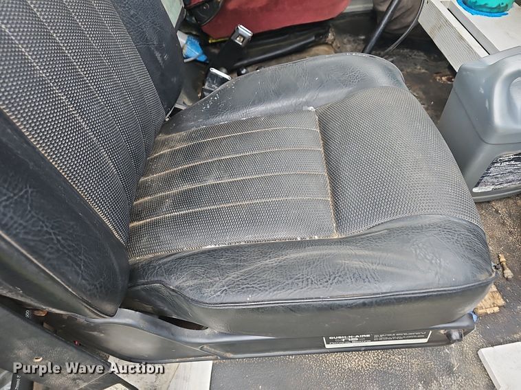 image for item EJ5347 1994 Ford F900 vacuum truck