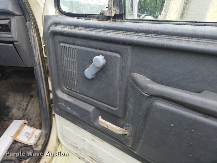 image for item EJ5347 1994 Ford F900 vacuum truck