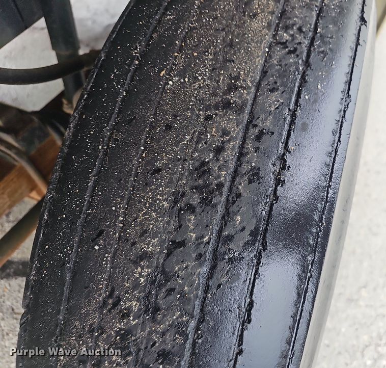 image for item EJ5347 1994 Ford F900 vacuum truck