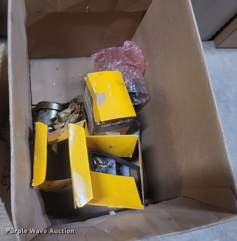 image for item EJ7943 Caterpillar 3408 Oil and air filters