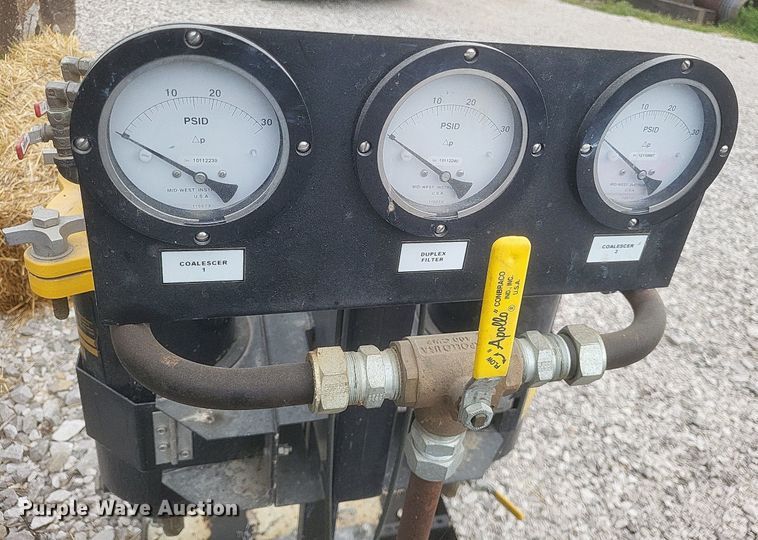 image for item EJ7944 Fuel and air tank