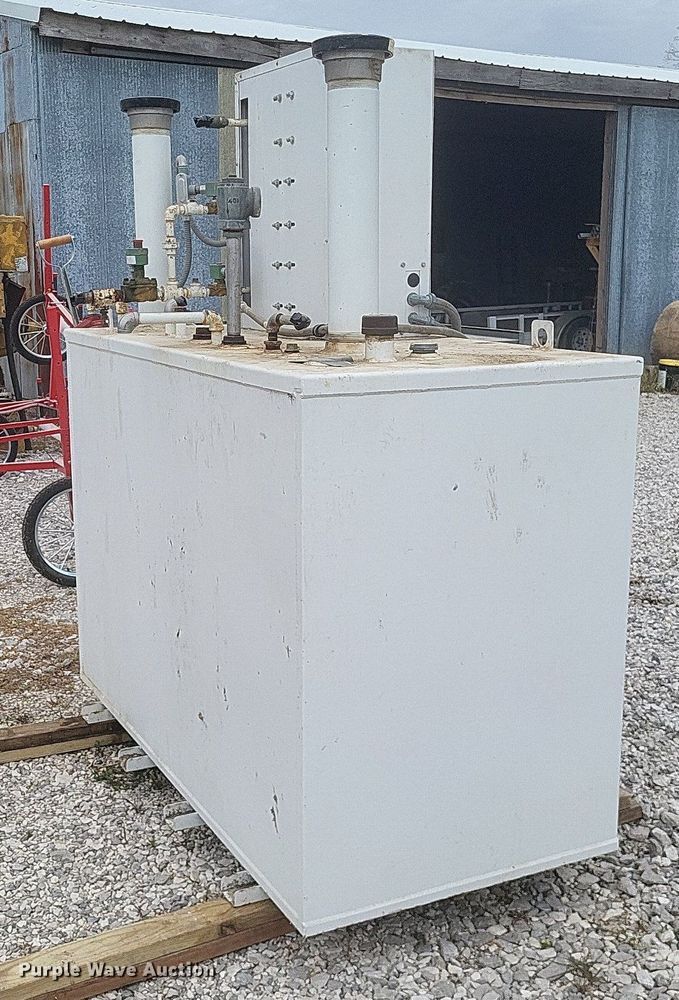 image for item EJ7944 Fuel and air tank