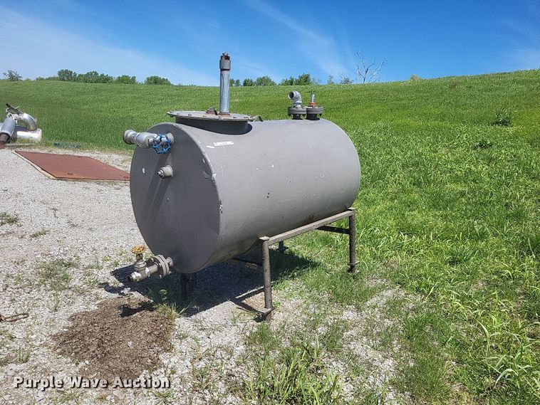 image for item EJ7944 Fuel and air tank