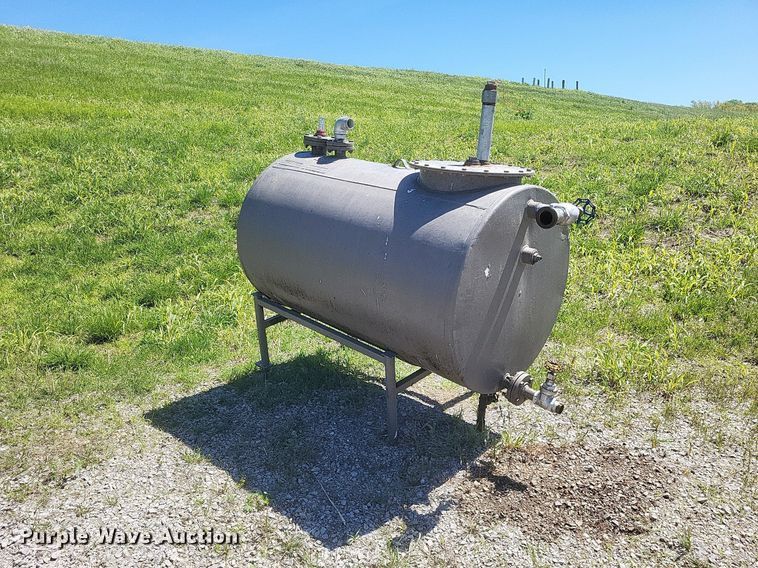 image for item EJ7944 Fuel and air tank