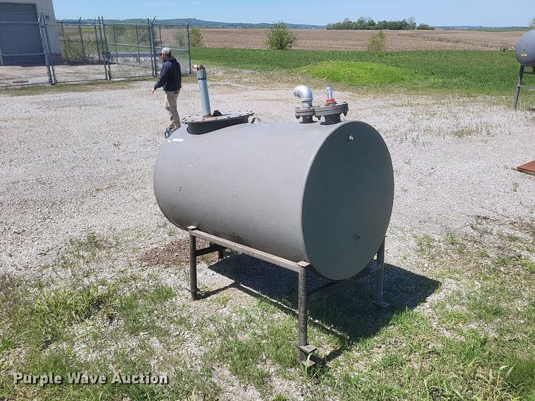 image for item EJ7944 Fuel and air tank