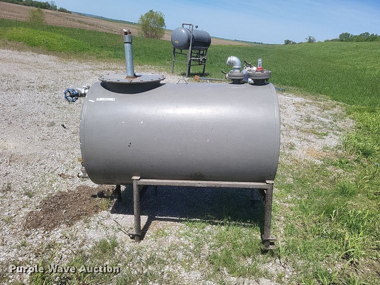 image for item EJ7944 Fuel and air tank