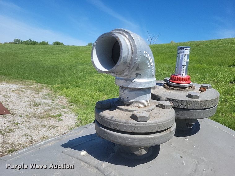 image for item EJ7944 Fuel and air tank