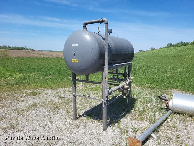 image for item EJ7944 Fuel and air tank