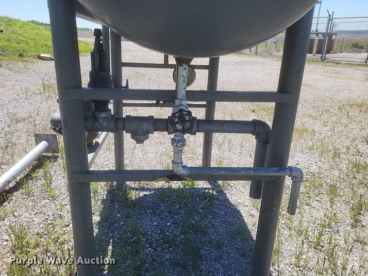 image for item EJ7944 Fuel and air tank