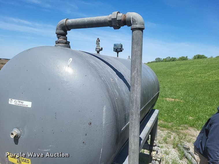 image for item EJ7944 Fuel and air tank