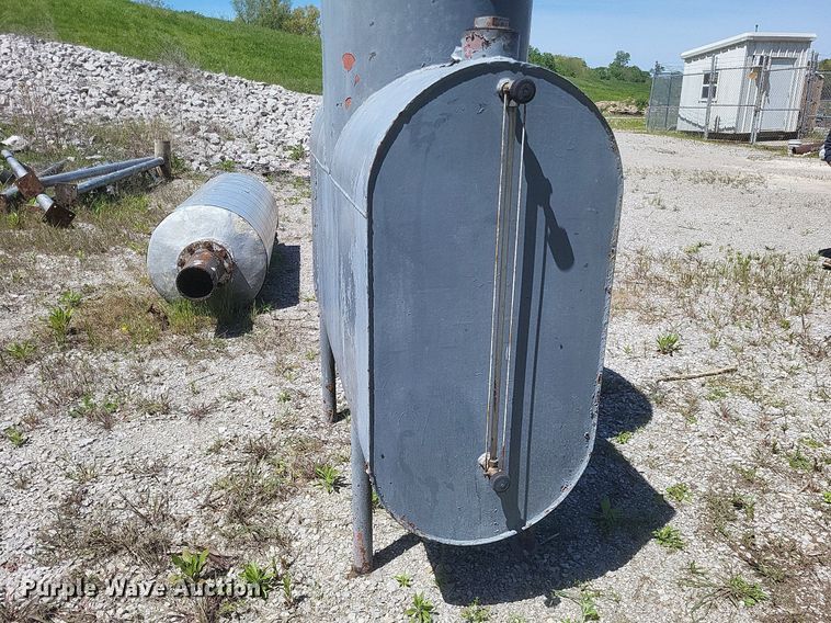 image for item EJ7944 Fuel and air tank