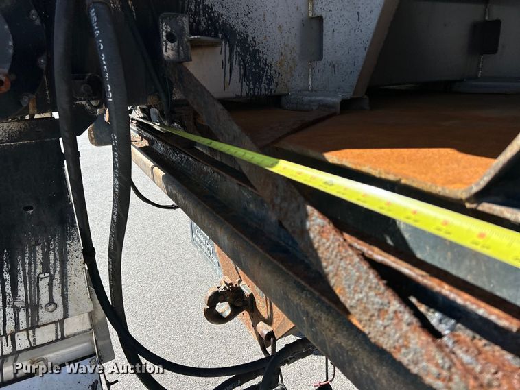 image for item EK4542 2013 International 7400 SBA dump truck